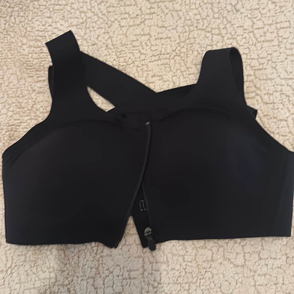 36 C front zip lululemon bra